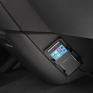 Деражатель мобильного телефона LinkKit Volkswagen с антенным адаптером Деражатель мобильного телефона LinkKit Volkswagen с антенным адаптером