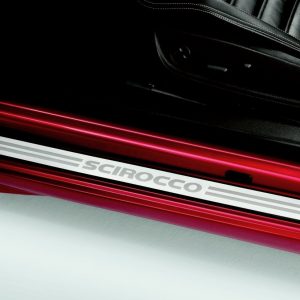 Накладки на пороги Volkswagen Scirocco, с надписью Scirocco Накладки на пороги Volkswagen Scirocco, с надписью Scirocco