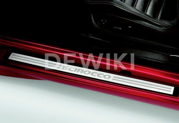 Накладки на пороги Volkswagen Scirocco, с надписью Scirocco