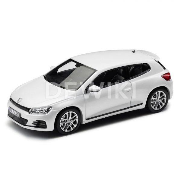Модель в миниатюре 1:43 Volkswagen Scirocco, White Pearl Metallic Модель в миниатюре 1:43 Volkswagen Scirocco, White Pearl Metallic