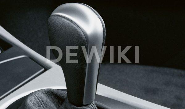 Кожаная рукоятка рычага АКПП с декоративной хромированной вставкой с перламутровым блеском BMW E85/E85 Z4 Кожаная рукоятка рычага АКПП с декоративной хромированной вставкой с перламутровым блеском BMW E85/E85 Z4