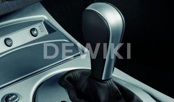 Кожаная рукоятка рычага АКПП с декоративной титановой хромированной вставкой BMW E85/E85 Z4 Кожаная рукоятка рычага АКПП с декоративной титановой хромированной вставкой BMW E85/E85 Z4