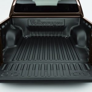 Поддон грузового отсека Volkswagen Amarok (2H), с одним рядом сидений, с надписью Поддон грузового отсека Volkswagen Amarok (2H), с одним рядом сидений, с надписью