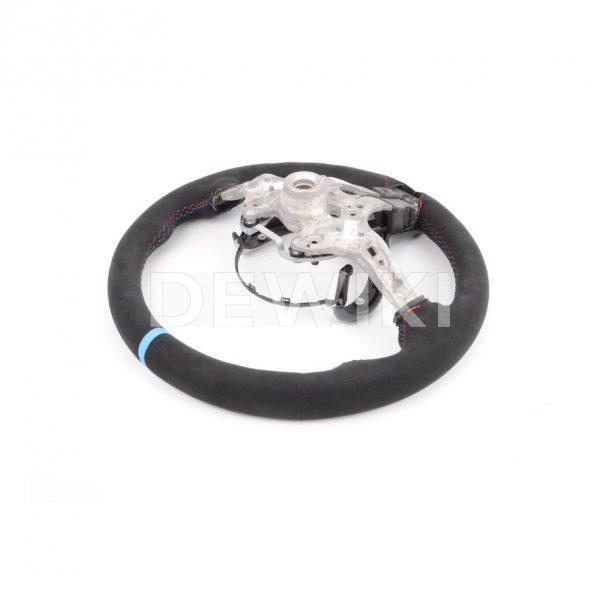 Спортивное рулевое колесо BMW M Performance M3 и M4, алькантара с карбоновой вставкой Спортивное рулевое колесо BMW M Performance M3 и M4, алькантара с карбоновой вставкой