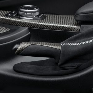 Ручка рычага стояночного тормоза из карбона и чехол из алькантары BMW M Performance F21/F20/F23/F22 1 и 2 серия Ручка рычага стояночного тормоза из карбона и чехол из алькантары BMW M Performance F21/F20/F23/F22 1 и 2 серия