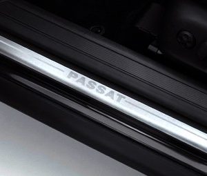 Накладки на пороги Volkswagen Passat (B6) 2005-2010, с надписью Passat Накладки на пороги Volkswagen Passat (B6) 2005-2010, с надписью Passat