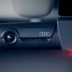 Оригинальный видеорегистратор Audi, передний