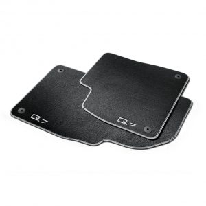 Велюровые передние коврики Q8, контрастная надпись Велюровые передние коврики Q8, контрастная надпись