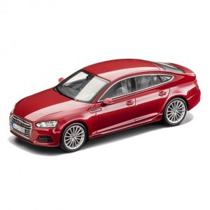Модель в миниатюре Audi A5 Sportback, Matador Red, масштаб 1:43 Модель в миниатюре Audi A5 Sportback, Matador Red, масштаб 1:43