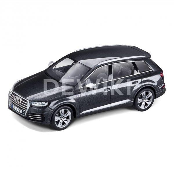 Модель в миниатюре Audi SQ7, Daytona Grey, масштаб 1:43