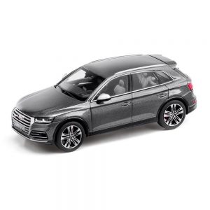 Модель в миниатюре Audi SQ5 limited, Daytona Grey, масштаб 1:43 Модель в миниатюре Audi SQ5 limited, Daytona Grey, масштаб 1:43