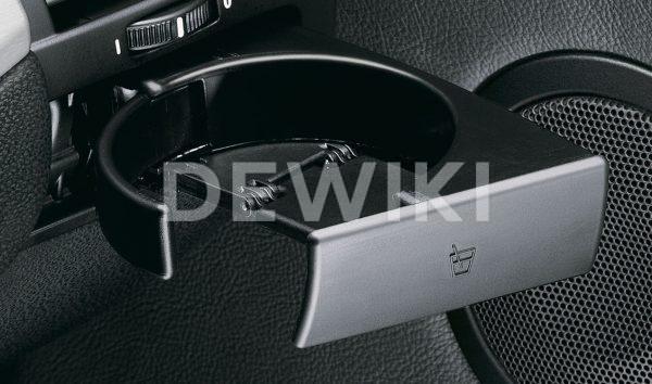 Подстаканник левый BMW E85/E86 Z4 Подстаканник левый BMW E85/E86 Z4