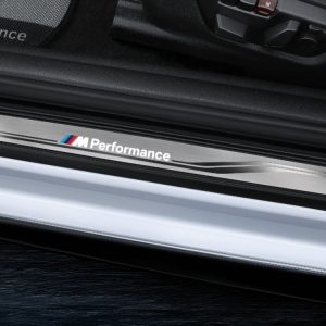 Накладки на пороги BMW M Performance со светодиодной подсветкой, F33/F84 4 серия Накладки на пороги BMW M Performance со светодиодной подсветкой, F33/F84 4 серия
