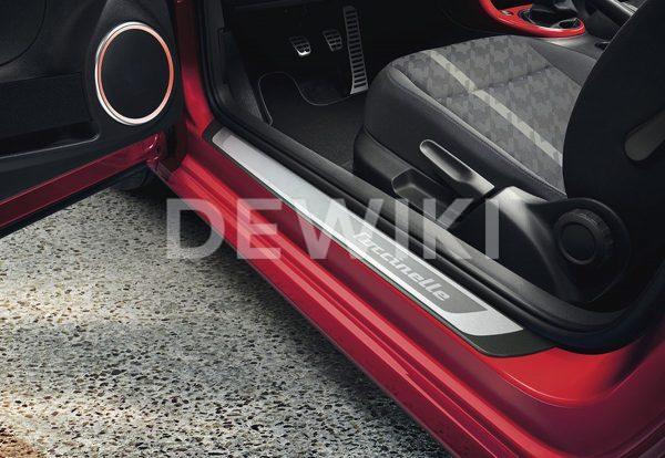 Накладки на пороги Volkswagen Beetle, с надписью Coccinelle Накладки на пороги Volkswagen Beetle, с надписью Coccinelle