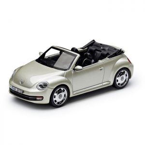 Модель в миниатюре 1:43 Volkswagen Beetle Cabrio, Moon Rock Silver Metallic