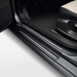Защитная пленка порогов Volkswagen Jetta 6, черные с серебристыми полосами