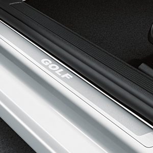 Накладки на пороги Volkswagen Golf 7, 2-дверных с надписью Golf Накладки на пороги Volkswagen Golf 7, 2-дверных с надписью Golf