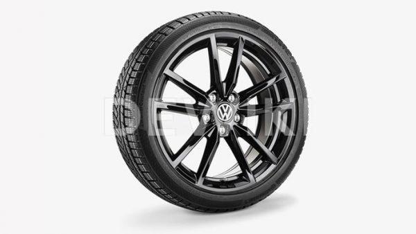 Зимнее колесо в сборе VW Golf в дизайне Pretoria, 225/40 R18 92V XL, Black, 7.5J x 18 ET51 Зимнее колесо в сборе VW Golf в дизайне Pretoria, 225/40 R18 92V XL, Black, 7.5J x 18 ET51