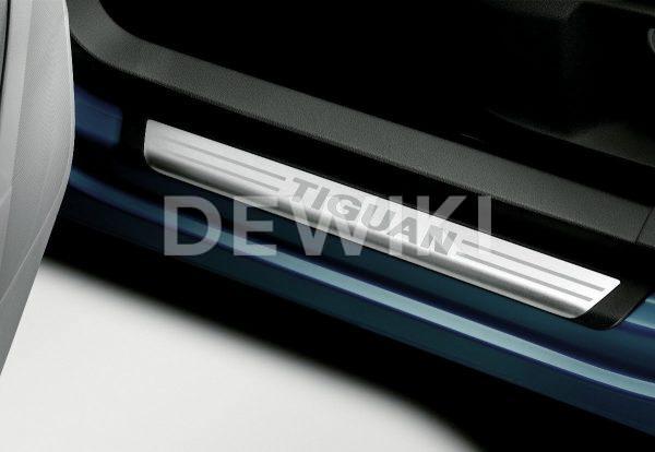 Накладки на пороги Volkswagen Tiguan (5N), с надписью Tiguan Накладки на пороги Volkswagen Tiguan (5N), с надписью Tiguan