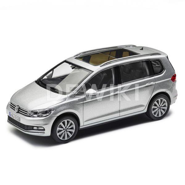 Модель в миниатюре 1:43 Volkswagen Touran, Reflex Silver Metallic