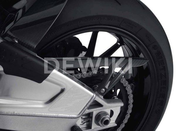 Карбоновая защита цепи HP BMW S 1000 R / RR / HP4 2009-2019 год Карбоновая защита цепи HP BMW S 1000 R / RR / HP4 2009-2019 год