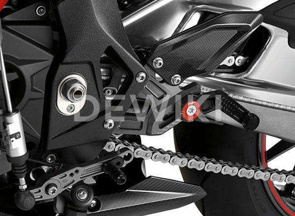 Карбоновая защита пятки HP BMW S 1000 R / RR 2014-2019 год, правая Карбоновая защита пятки HP BMW S 1000 R / RR 2014-2019 год, правая