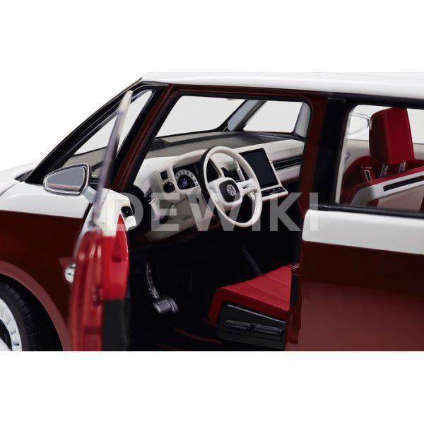 Модель в миниатюре 1:18 Volkswagen Bulli