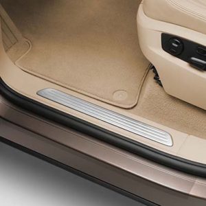 Защитная пленка на пороги Volkswagen Touareg (7P) Защитная пленка на пороги Volkswagen Touareg (7P)