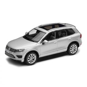 Модель в миниатюре 1:43 Volkswagen Touareg, Reflex Silver Metallic