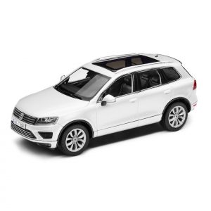 Модель в миниатюре 1:43 Volkswagen Touareg, Pure White