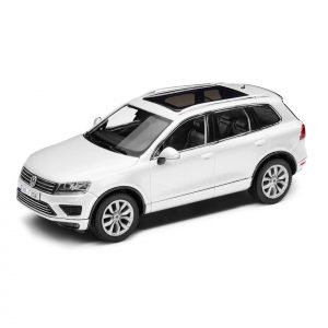 Модель в миниатюре 1:43 Volkswagen Touareg, Pure White Модель в миниатюре 1:43 Volkswagen Touareg, Pure White