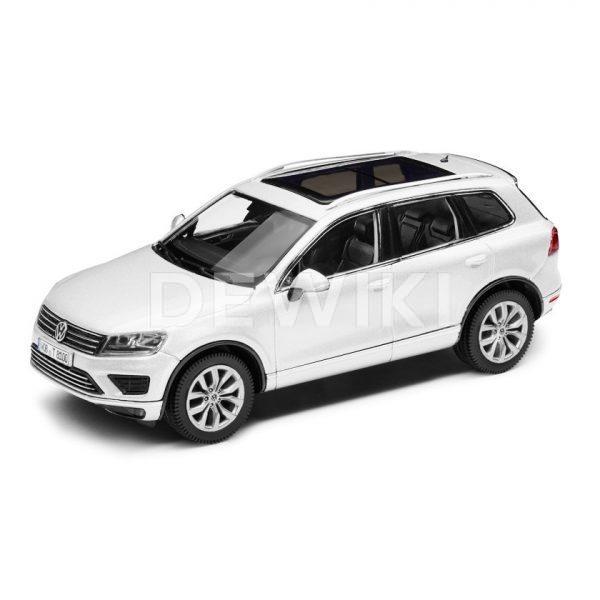 Модель в миниатюре 1:43 Volkswagen Touareg, Pure White Модель в миниатюре 1:43 Volkswagen Touareg, Pure White