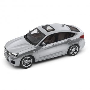 Миниатюрная модель BMW X4, Glacier Silver, масштаб 1:18 Миниатюрная модель BMW X4, Glacier Silver, масштаб 1:18