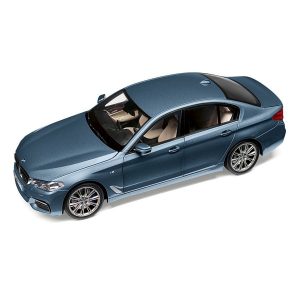 Миниатюрная модель BMW 5 серии (G30), Bluestone Metallic, масштаб 1:18 Миниатюрная модель BMW 5 серии (G30), Bluestone Metallic, масштаб 1:18