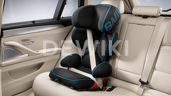 Детское кресло BMW Junior Seat группа 2/3, Black/Blue Детское кресло BMW Junior Seat группа 2/3, Black/Blue