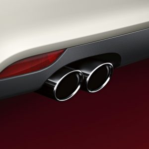 Спортивные насадки на выхлопную трубу Audi A1 / A3 (8P), для автомобилей с левой двойной выхлопной трубой, серебристо-хромированные Спортивные насадки на выхлопную трубу Audi A1 / A3 (8P), для автомобилей с левой двойной выхлопной трубой, серебристо-хромированные