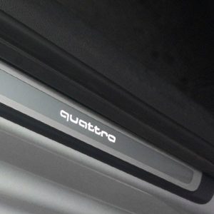 Молдинги порогов c подсветкой Audi A3 / А4(8K) с логотипом quattro Молдинги порогов c подсветкой Audi A3 / А4(8K) с логотипом quattro