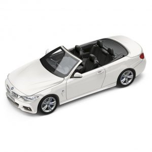 Миниатюрная модель BMW 4 серии Convertible, Alpine White, масштаб 1:43 Миниатюрная модель BMW 4 серии Convertible, Alpine White, масштаб 1:43