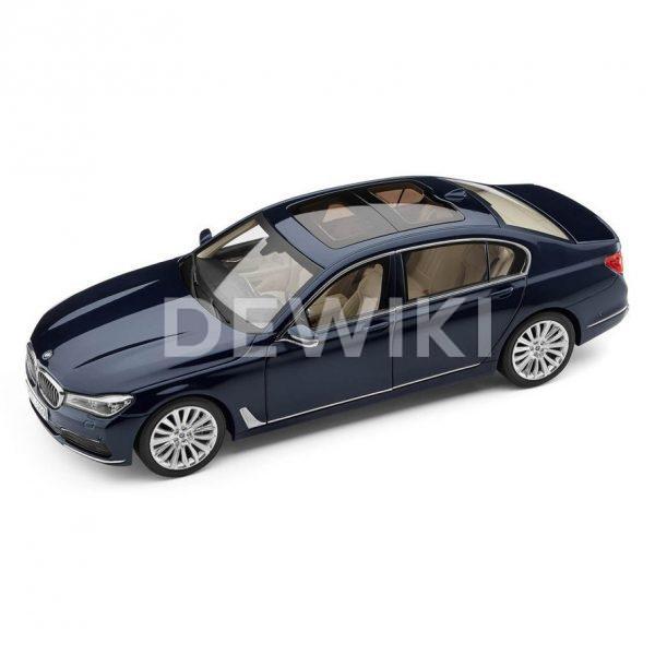 Миниатюрная модель BMW 7 серии Long, Imperial Blue, масштаб 1:18