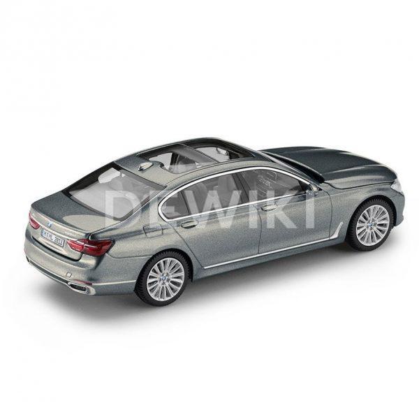 Миниатюрная модель BMW 7 серии Long версии, Arctic Grey, масштаб 1:43 Миниатюрная модель BMW 7 серии Long версии, Arctic Grey, масштаб 1:43