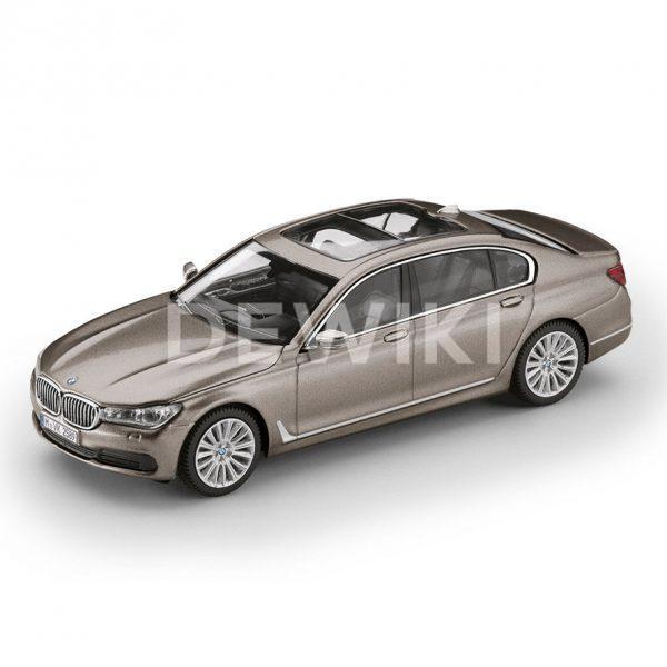 Миниатюрная модель BMW 7 серии Long версии, Cashmere Silver, масштаб 1:43