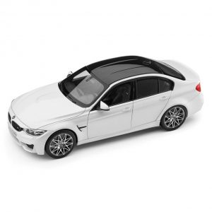 Миниатюрная модель BMW F80 M3 Competition, Mineral White, масштаб 1:18 Миниатюрная модель BMW F80 M3 Competition, Mineral White, масштаб 1:18