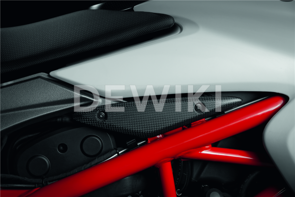 Комплект боковых панелей из карбона Ducati Hypermotard