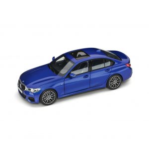 Миниатюрная модель BMW 3 серии (G20), Portimao Blue, масштаб 1:18 Миниатюрная модель BMW 3 серии (G20), Portimao Blue, масштаб 1:18