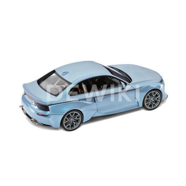 Миниатюрная модель BMW 2002 Hommage, Ice Blue, масштаб 1:18 Миниатюрная модель BMW 2002 Hommage, Ice Blue, масштаб 1:18