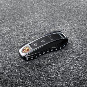 Ключ от машины, окрашенный камнями Swarovski® Ключ от машины, окрашенный камнями Swarovski®