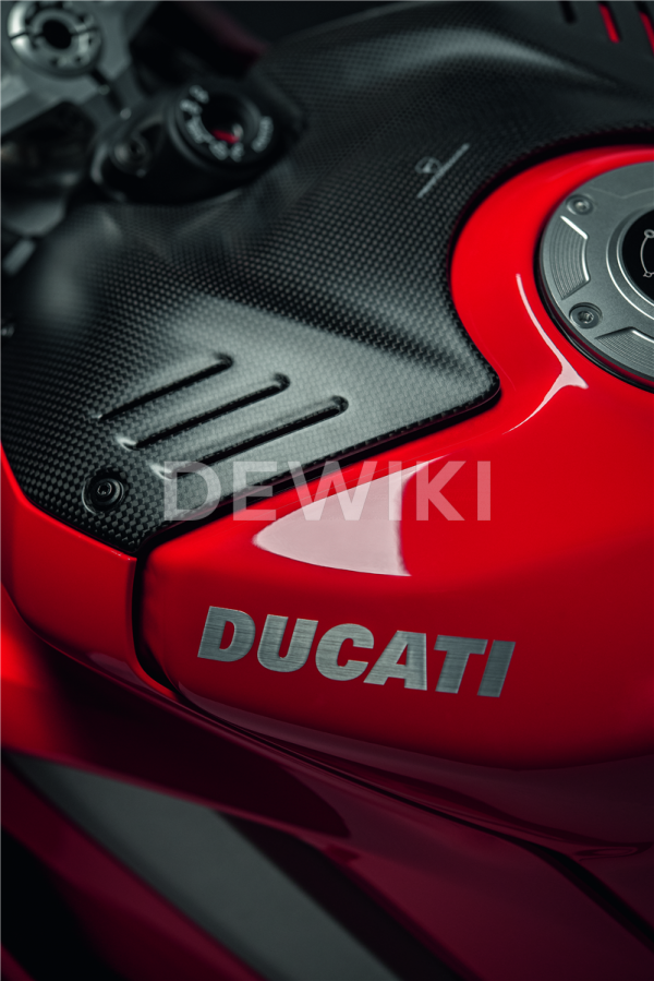 Карбоновая крышка на бак Ducati Panigale V4 Карбоновая крышка на бак Ducati Panigale V4