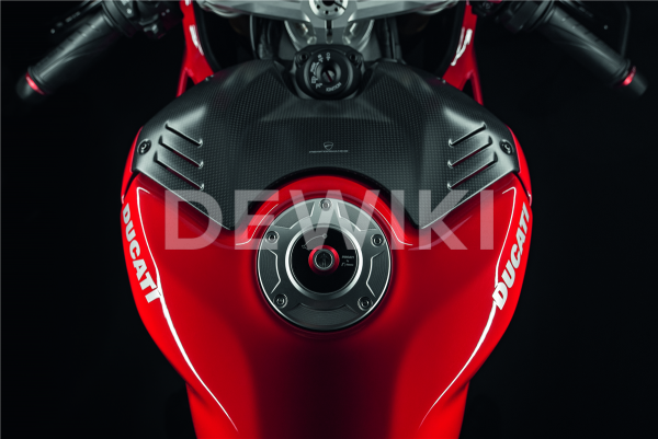 Карбоновая крышка на бак Ducati Panigale V4 Карбоновая крышка на бак Ducati Panigale V4