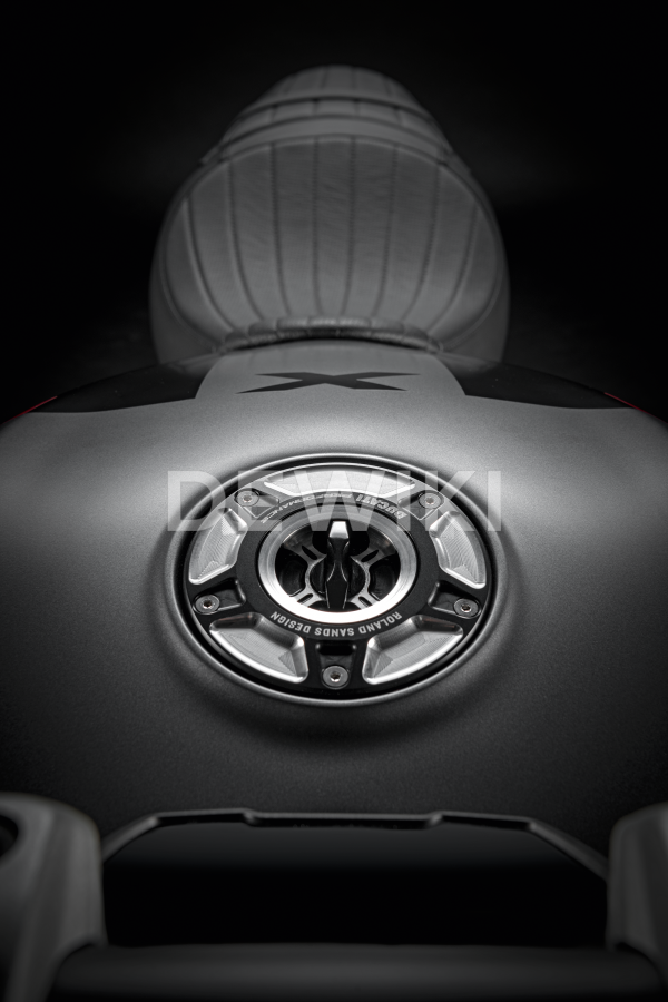 Алюминиевая крышка бензобака Ducati XDiavel