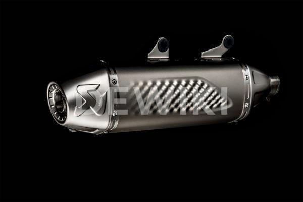 Титановый глушитель Acrapovic "SLIP-ON LINE" Титановый глушитель Acrapovic "SLIP-ON LINE"